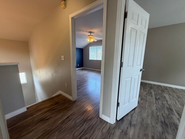 Building Photo - 3 bed DuPont Home with A/C for Rent