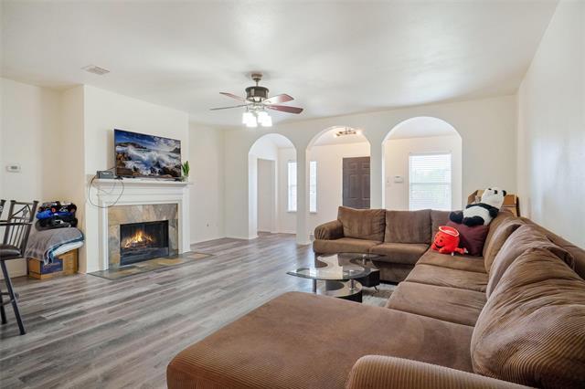 Building Photo - 8652 Fernhill Dr