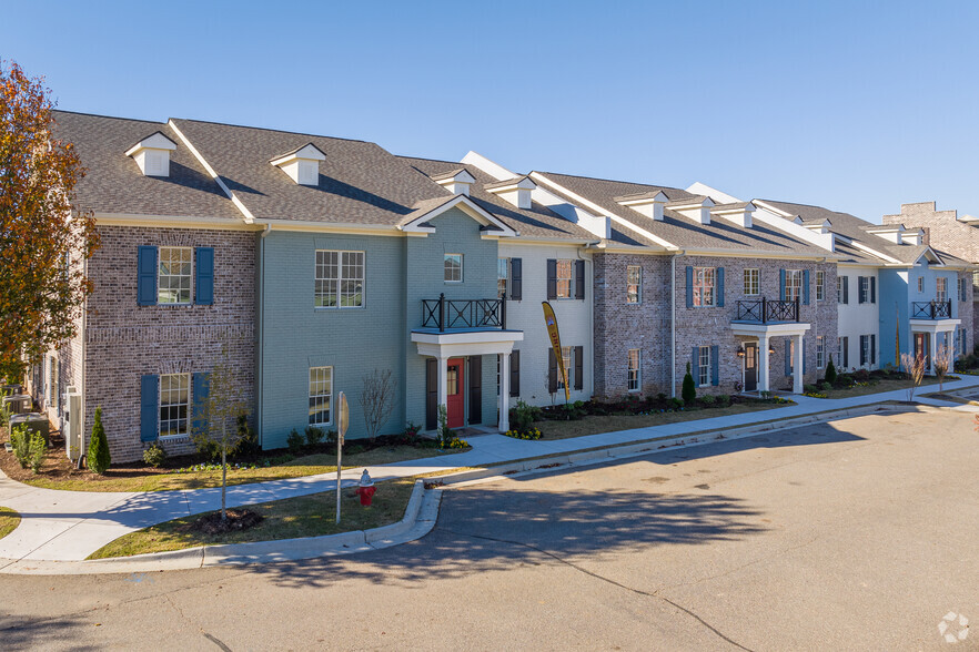 Primary Photo - The Village Courtyard Apartments