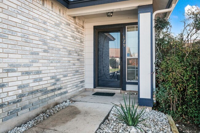 Building Photo - 629 Fern Meadow Dr