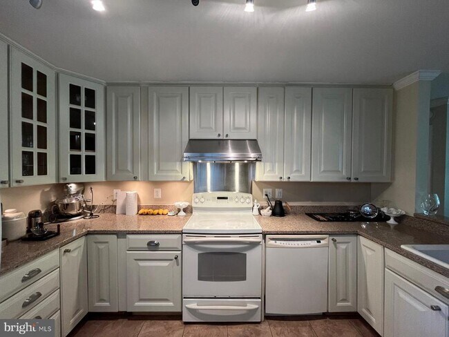 Building Photo - 2954 Yarling Ct