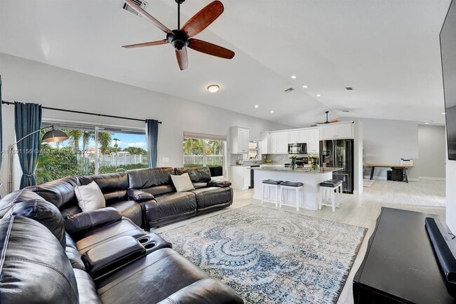 Building Photo - 3833 Cypress Lake Dr