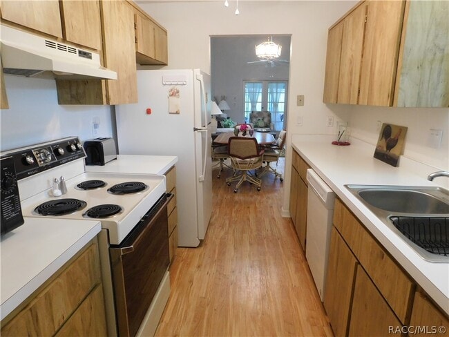 Building Photo - 741 E Hartford St