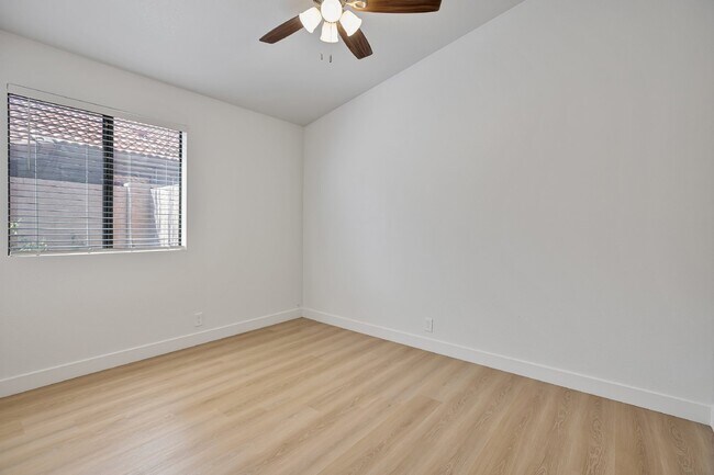 Building Photo - Beautiful home in gated community in Ahwatukee now available!