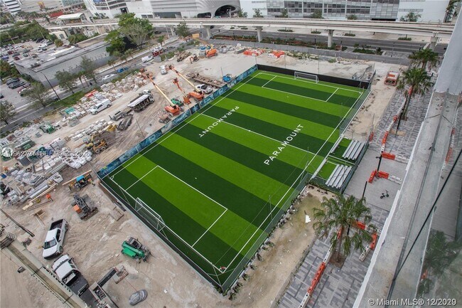 Building Photo - 851 NE 1st Ave