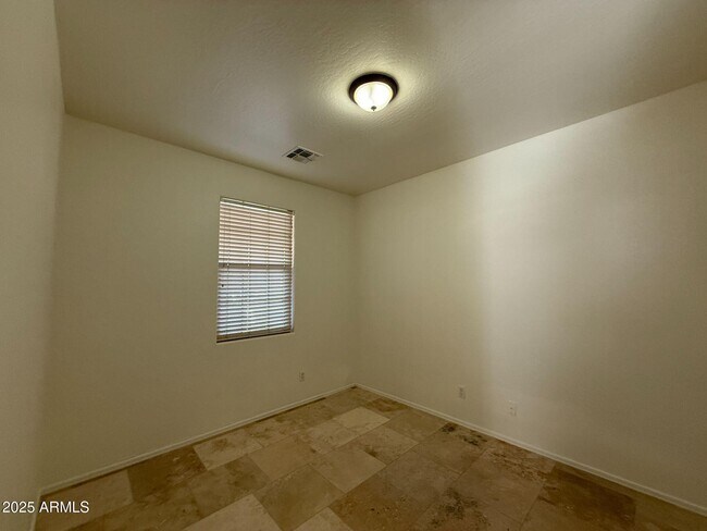 Building Photo - 7024 W Alta Vista Rd