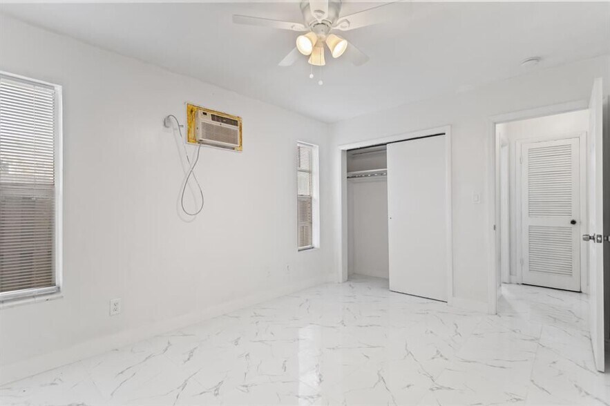 Building Photo - 804 NW 2nd Ave