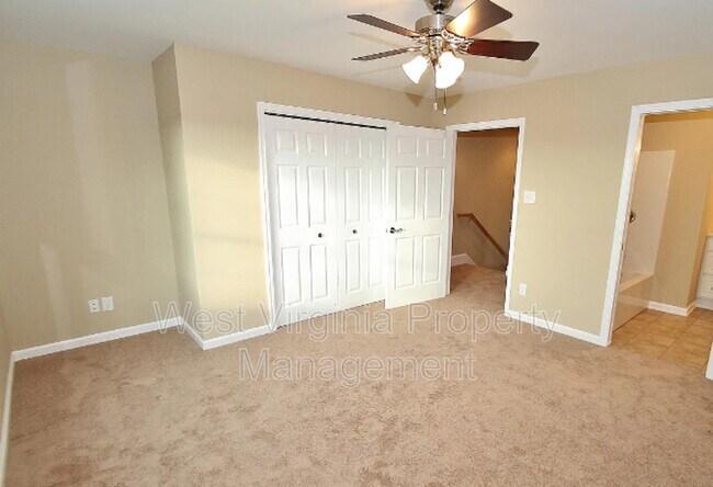 Building Photo - 198 Blackbird Village Cir