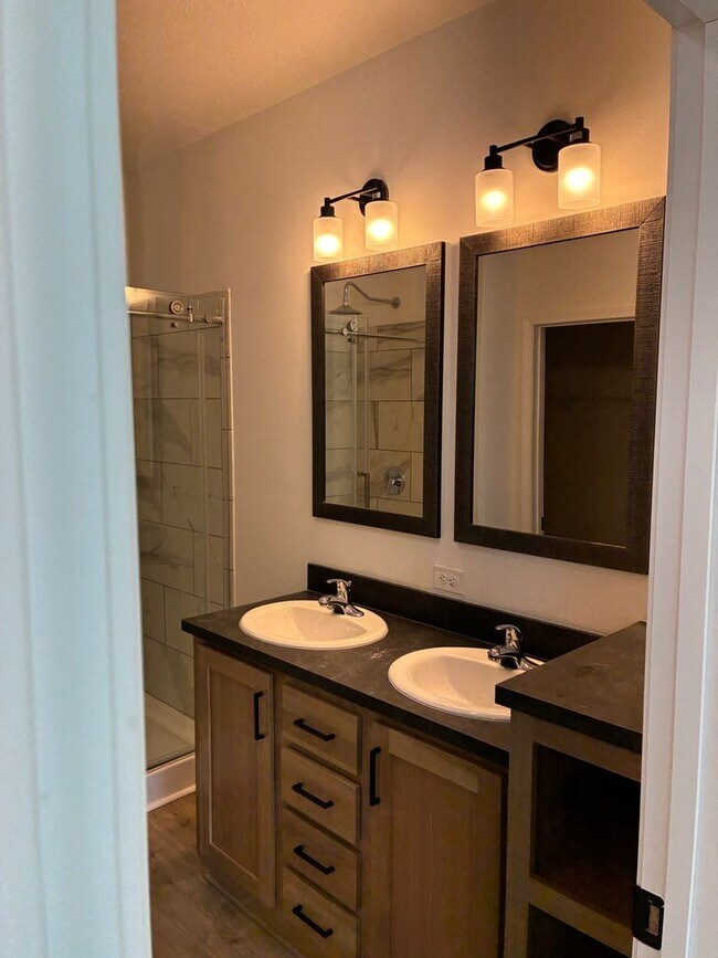 Building Photo - Modern 3 Bedroom 2 Bath House - New Build! Available NOW!