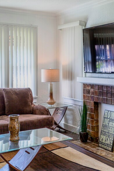 Building Photo - 2509 W 73rd St