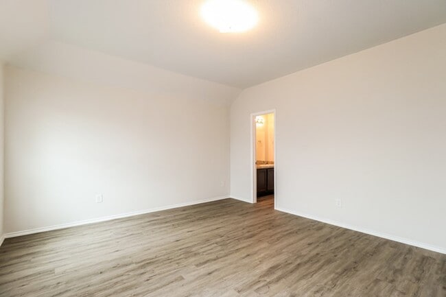 Building Photo - 3428 Cannon Dr
