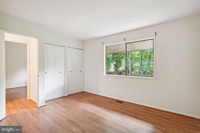 Building Photo - 10 Tapiola Ct