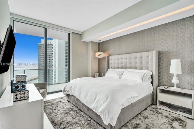 Building Photo - 501 NE 31st St