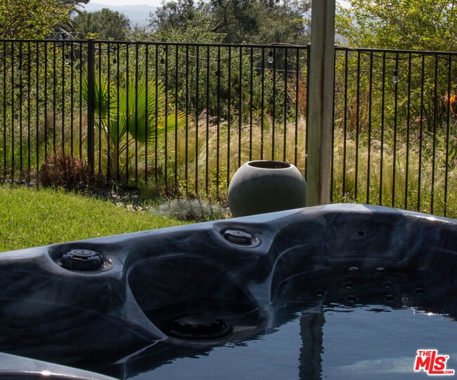 Building Photo - 1070 Norumbega Dr