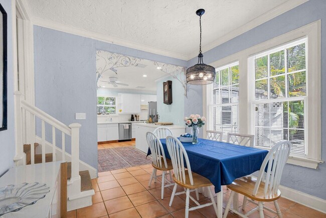 Building Photo - 441 28th St