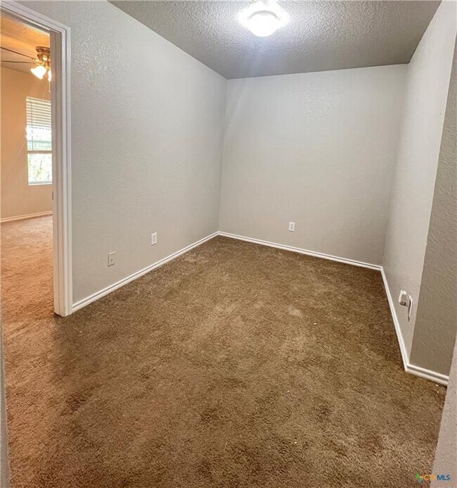 Building Photo - 651 Northern Lights Dr