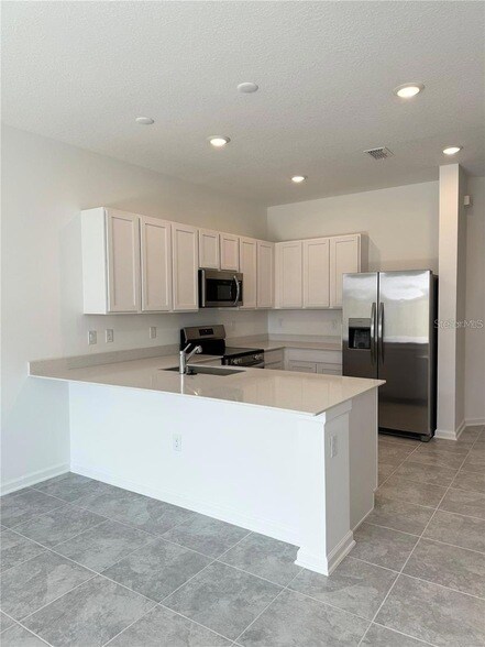 Building Photo - 2452 Skyline Lp