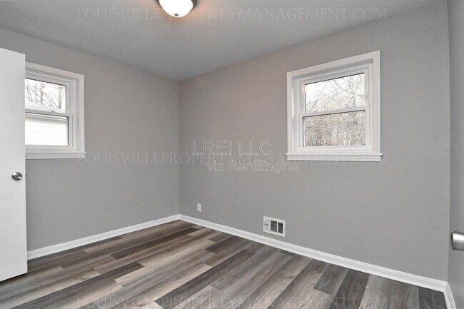 Building Photo - 9002 Whippoorwill Rd