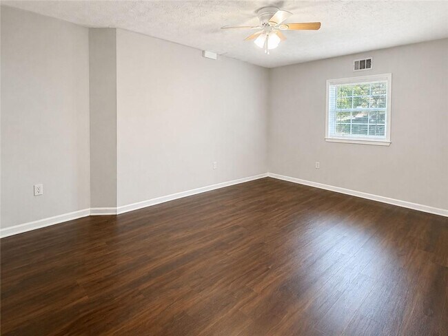 Building Photo - 2657 Amberly Glen Dr