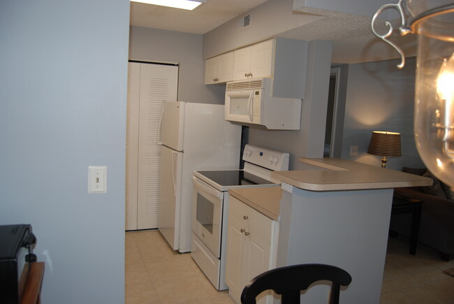 Building Photo - 10200 Belle Rive Blvd