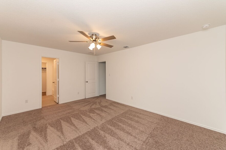 Building Photo - 14010 Wool Pk