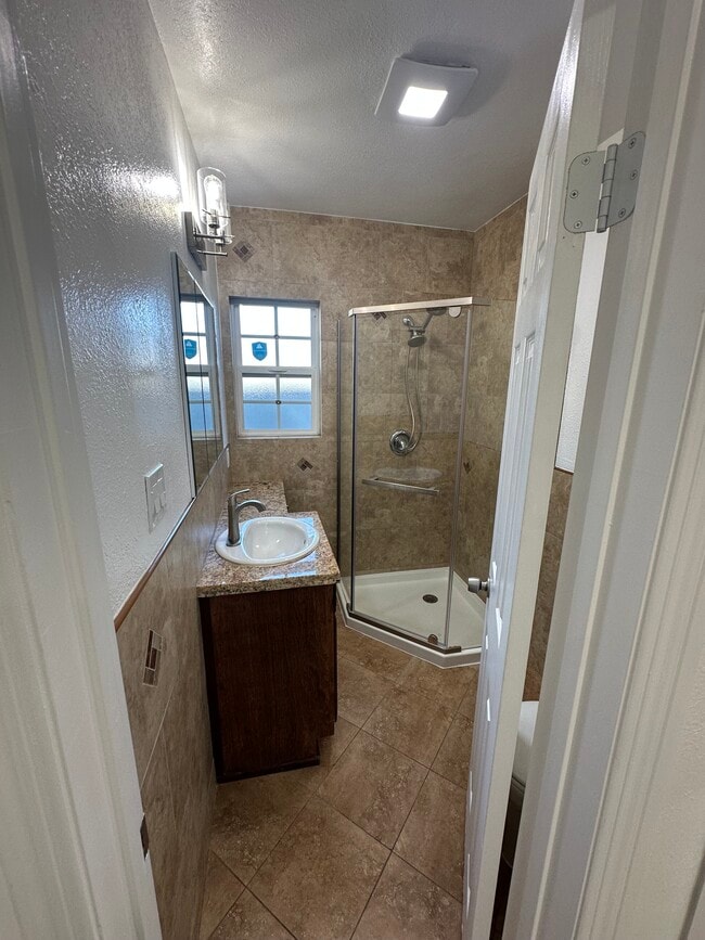 1st bathroom - 5112 W 123rd Pl