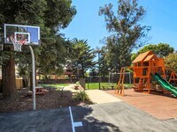 Building Photo - Greenleaf