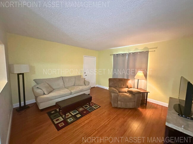 Building Photo - Welcome to charming 2-bedroom, 1-bathroom ...