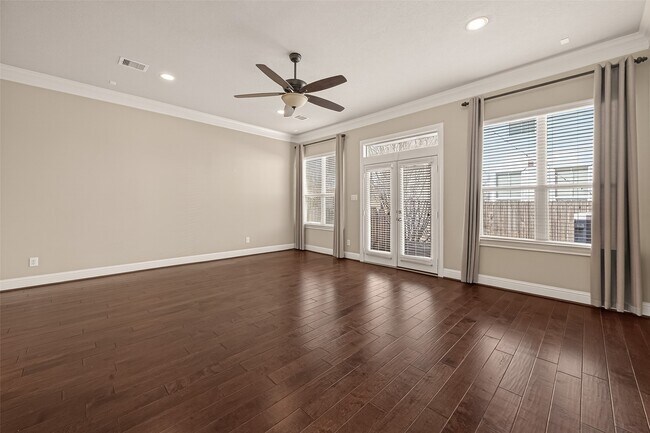 Building Photo - 5708 Petty St