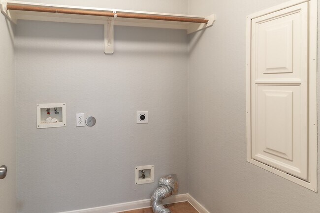 Building Photo - 12907 Regalshire Ct