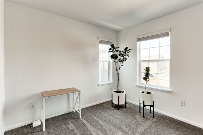 Building Photo - 3 Bedroom 3 Bath in Mosaic!