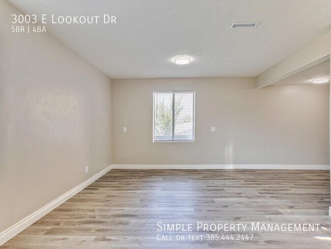 Building Photo - 3003 E Lookout Dr