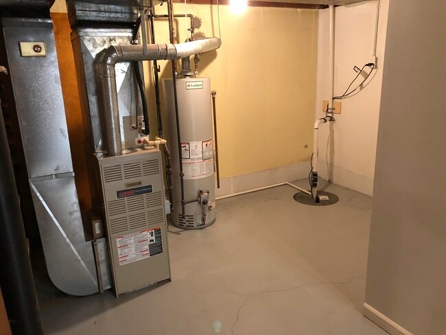 Building Photo - 924 E Windemere Ave