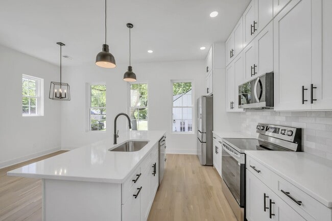 Building Photo - 4BR/4BA New Build in Old Hickory