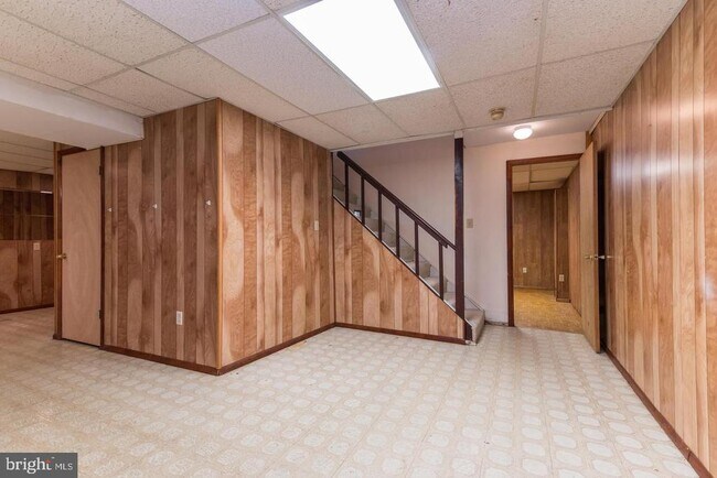 Building Photo - 1209 Crockett Ln