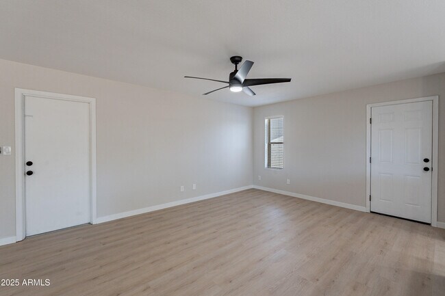 Building Photo - 2839 W Villa Maria Dr