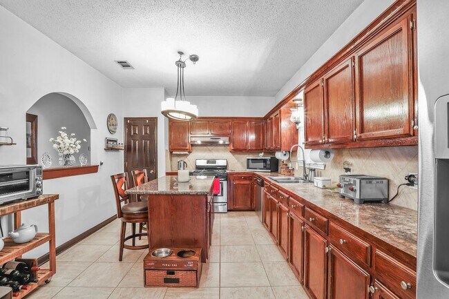 Building Photo - 38389 Oakleigh Ln