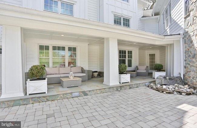 Building Photo - 6329 Linway Terrace