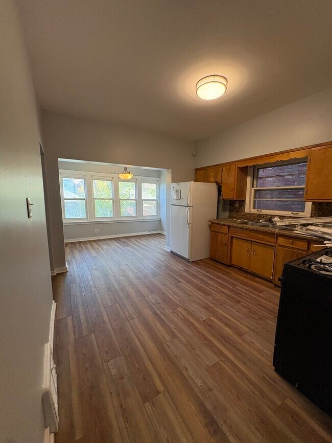 Building Photo - 5940 S Marshfield Ave