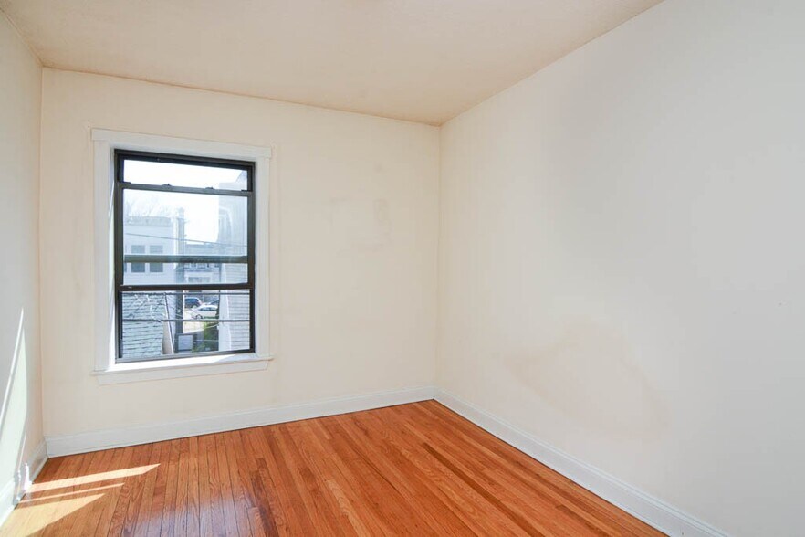 Building Photo - 2617 N Spaulding Ave