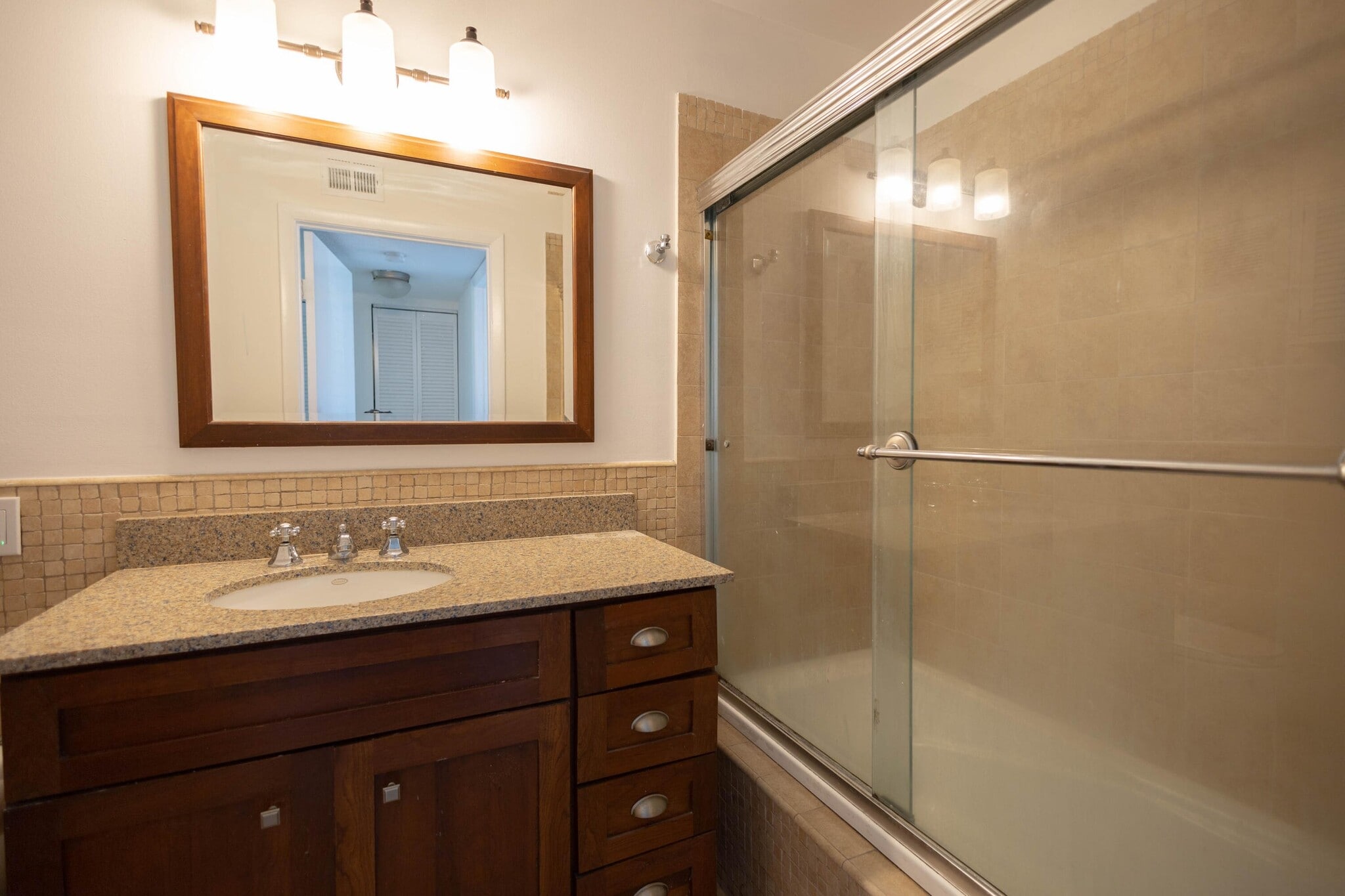 Building Photo - 815 W Boynton Beach Blvd