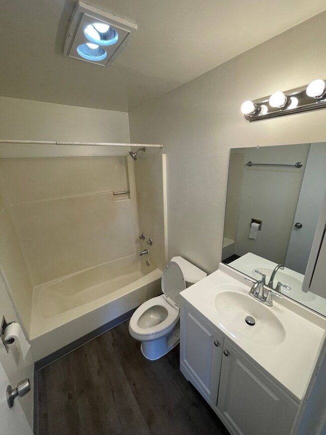 Building Photo - 2121 E Barnett Rd