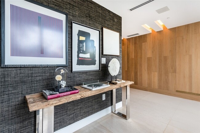 Building Photo - 2514 Fisher Island Dr