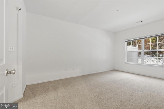 Building Photo - 1640 Fallowfield Ct