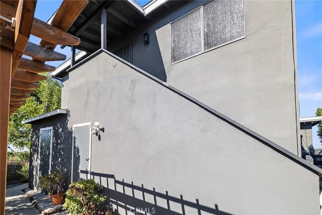Building Photo - 3732 Dwiggins St