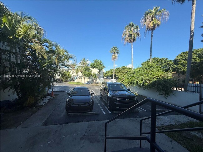 Building Photo - 8340 Crespi Blvd