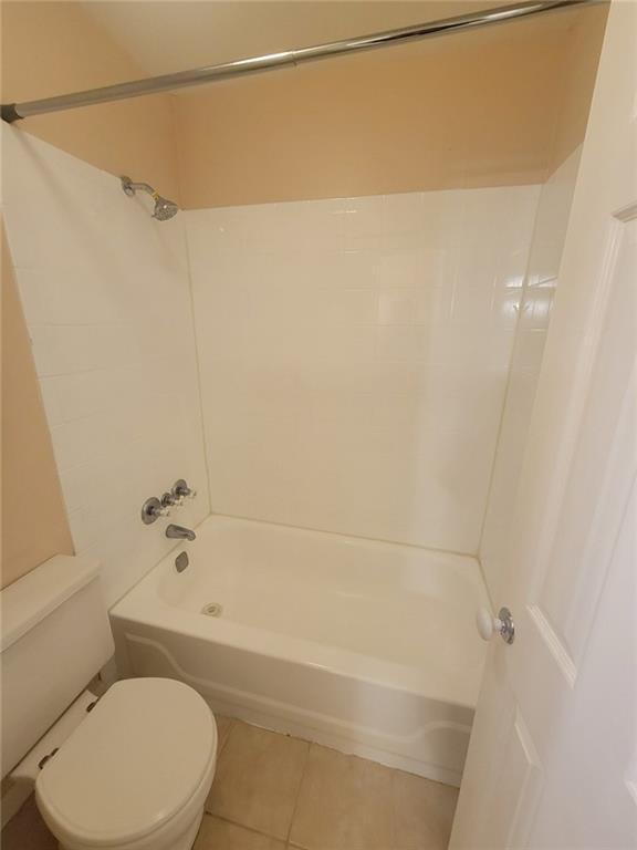 Building Photo - 23212 Plantation Dr NE