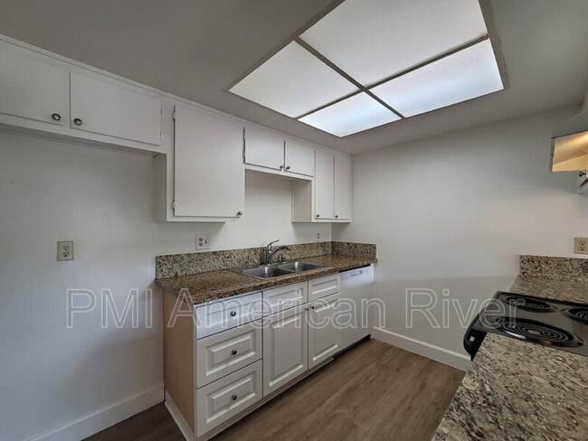 Building Photo - 5834 Sperry Dr