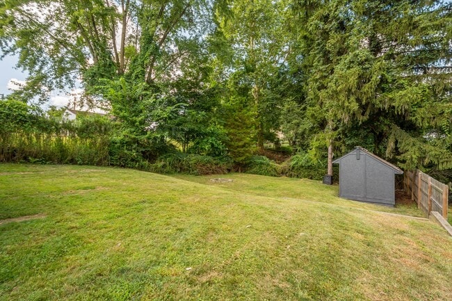 Building Photo - MOVE IN TODAY! DON'T MISS THIS NEWLY RENOV...