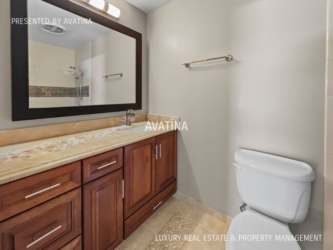 Building Photo - 6370 Hawaii Kai Dr